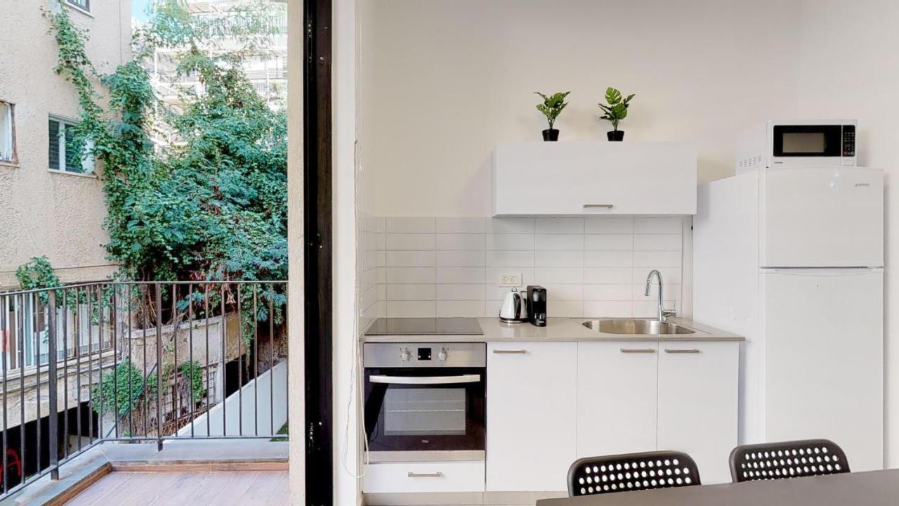 Comfortable Apartment With Balcony By Holyguest Tel Aviv Buitenkant foto