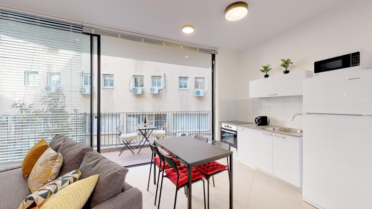 Comfortable Apartment With Balcony By Holyguest Tel Aviv Buitenkant foto